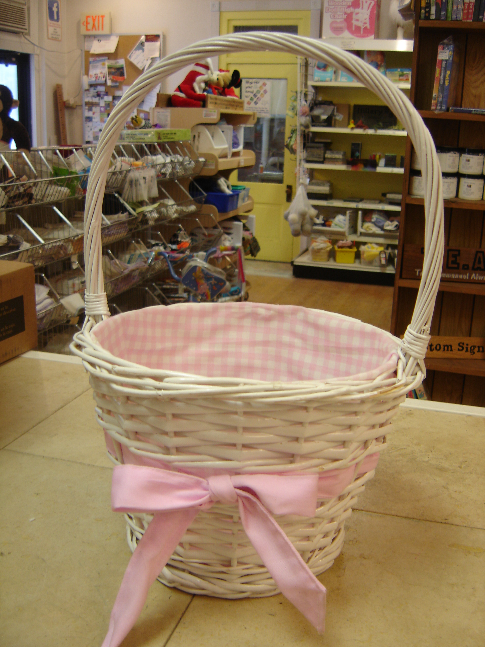Large White Wicker Basket With Handle Pink Ginham Liner And Large White Wicker Basket With Handle Pink Ginham