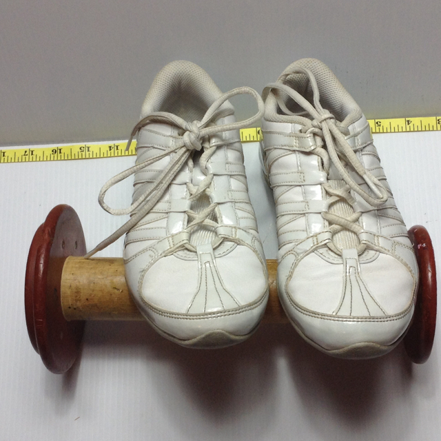 tan nike tennis shoes