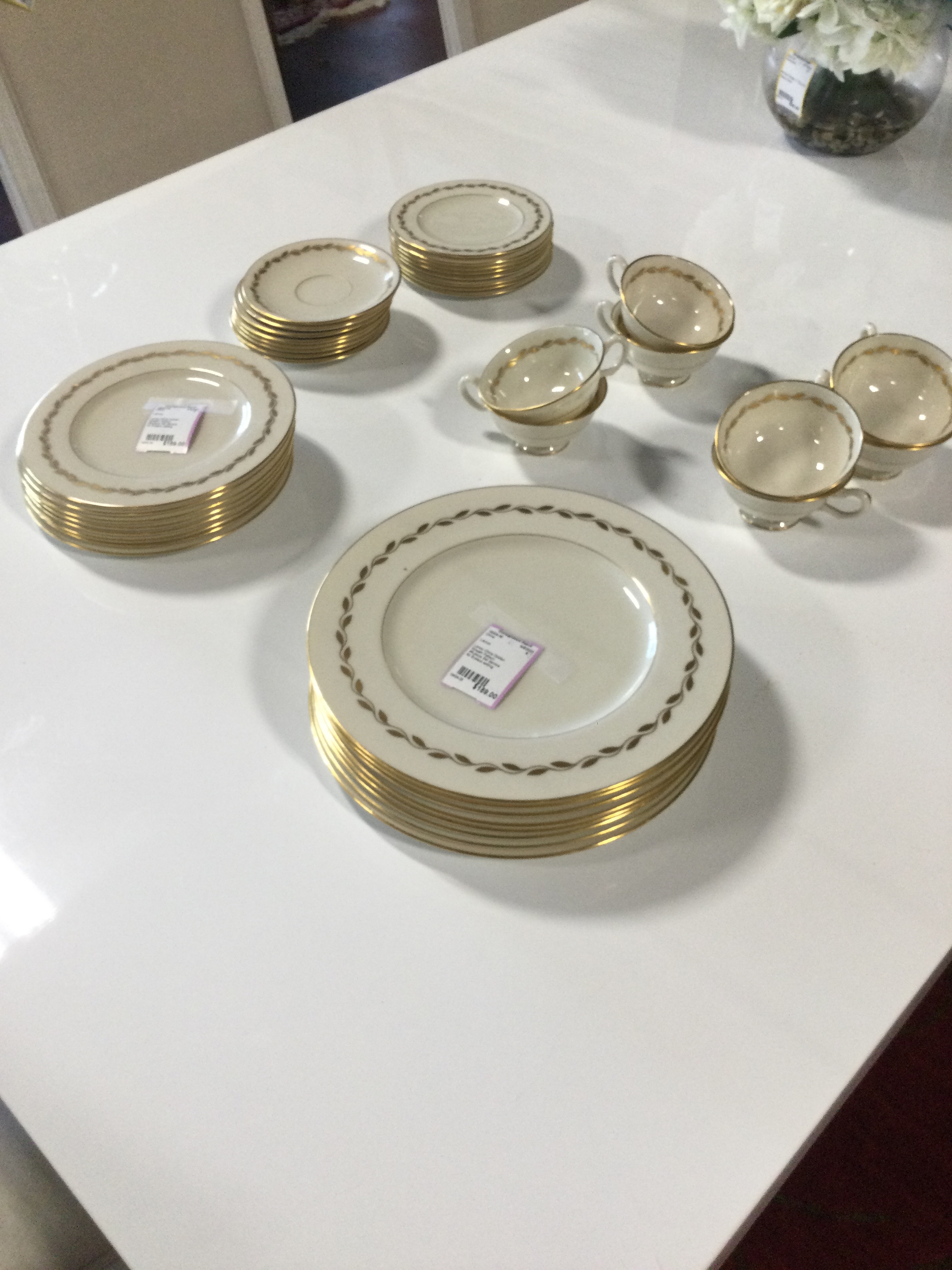 Lenox-China-Golden-Wreath-Pattern-48-piece-Set-Service-for-8-place-setting_126127A.jpg