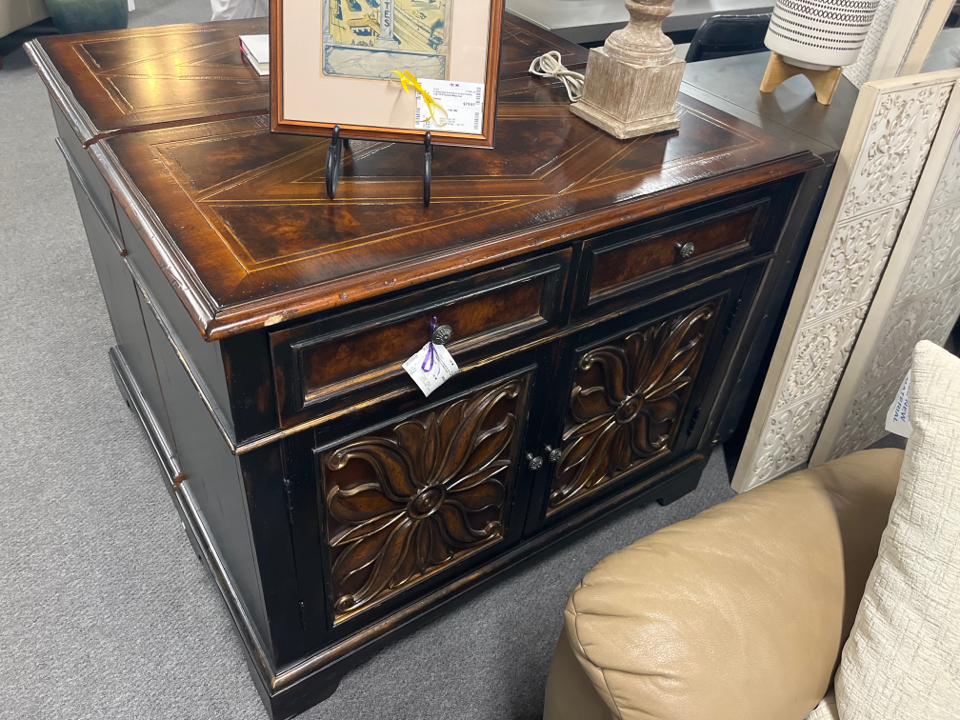 Hooker Furniture Buy Consignment
