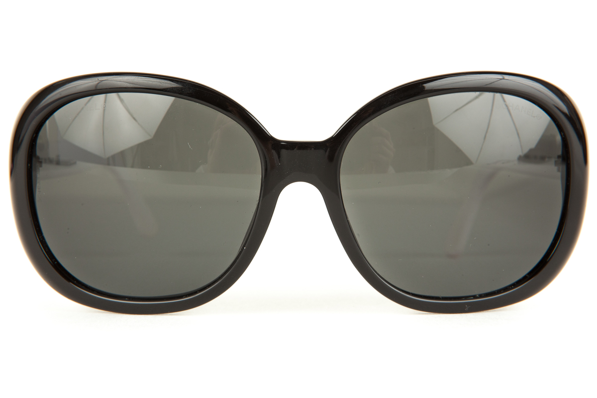 Chanel Black Large Frame Sunglasses With White Sides To ...